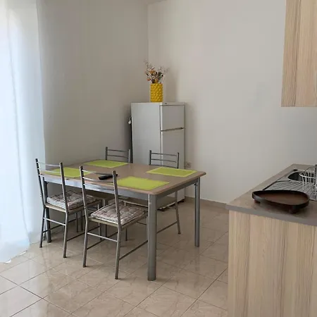Irena Terrace Apartment *