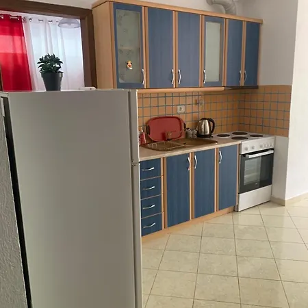 Irena Terrace Apartment *